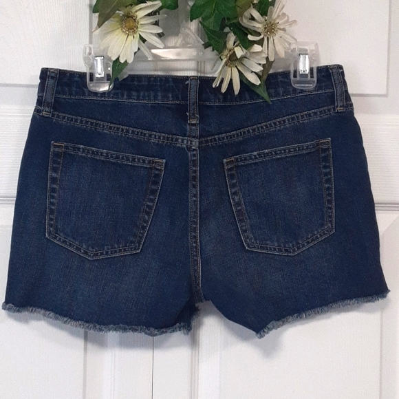 Gap Sexy Boyfriend Short - Picture 8 of 10